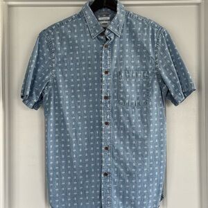 Old Navy Light Blue Casual Button Down Shirt